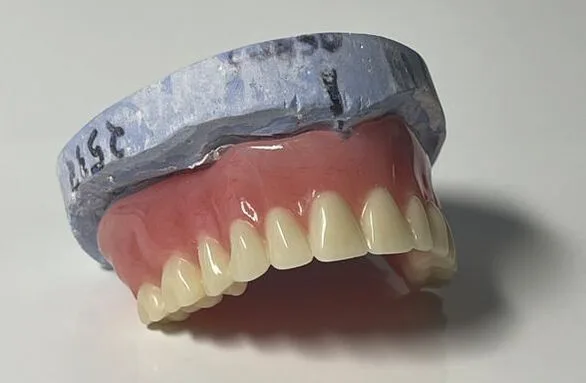 Image of top dentures